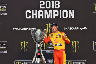 Joey Logano, Team Penske, Ford Fusion Shell Pennzoil celebrates his Championship