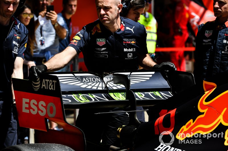 Pierre Gasly, Red Bull Racing RB15, rear wing