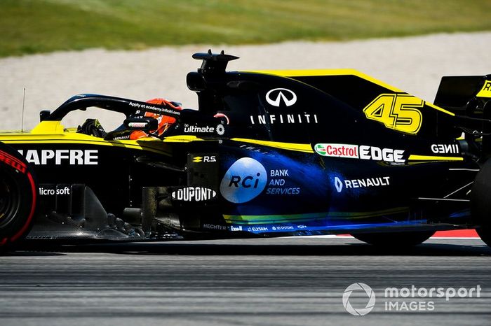 Alexander Albon, Toro Rosso STR14 con parafina