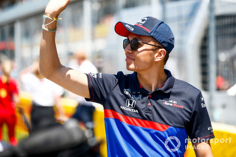 Alexander Albon, Toro Rosso, in the drivers parade