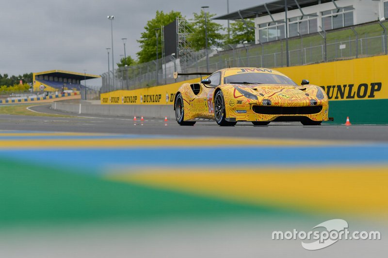#84 JMW Motorsport Ferrari 488 GTE: Jeff Segal, Rodrigo Baptista, Wei Lu