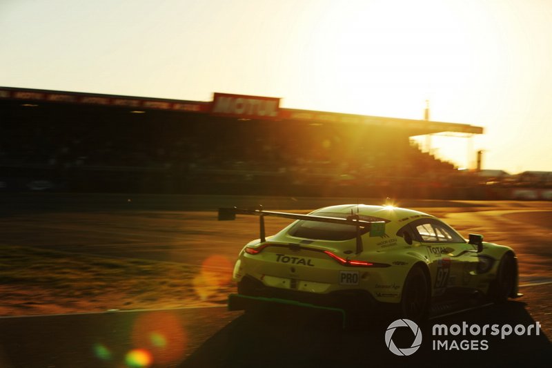 #97 Aston Martin Racing Aston Martin Vantage AMR: Alex Lynn, Maxime Martin, Jonathan Adam 