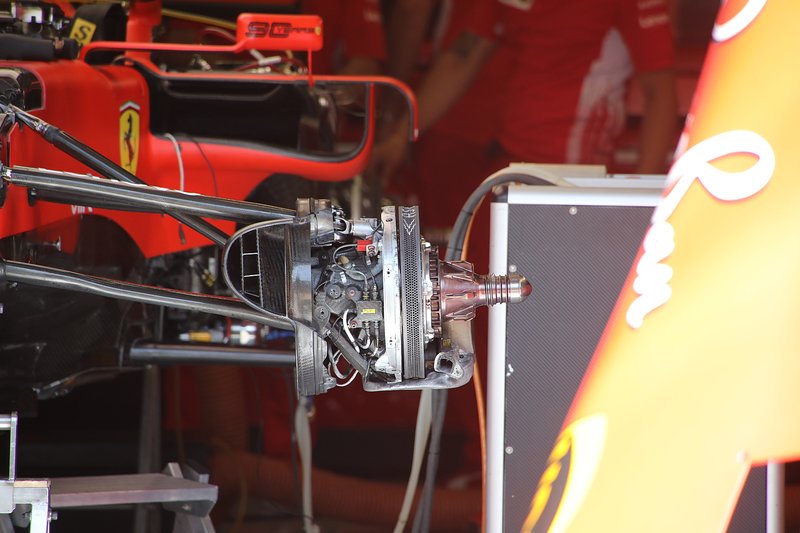 Suspensión delantera del Ferrarri SF90