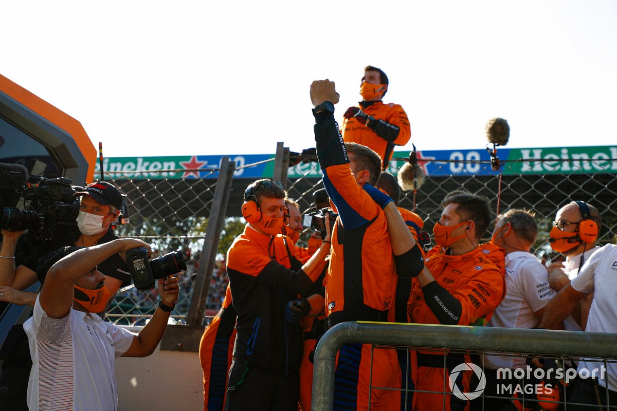 El equipo McLaren celebra la victoria