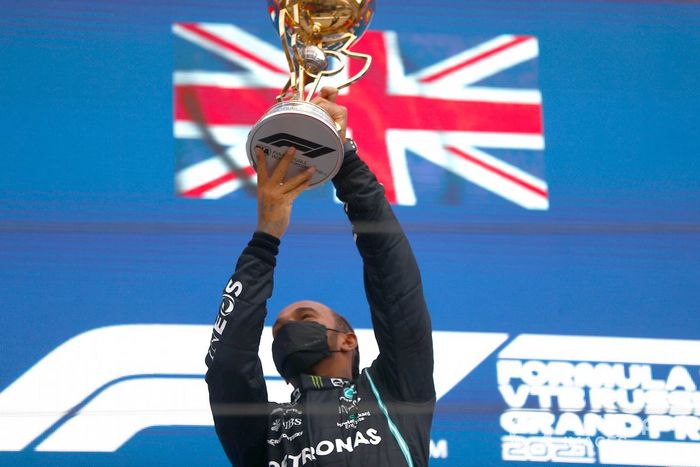 Podio: ganador Lewis Hamilton, Mercedes