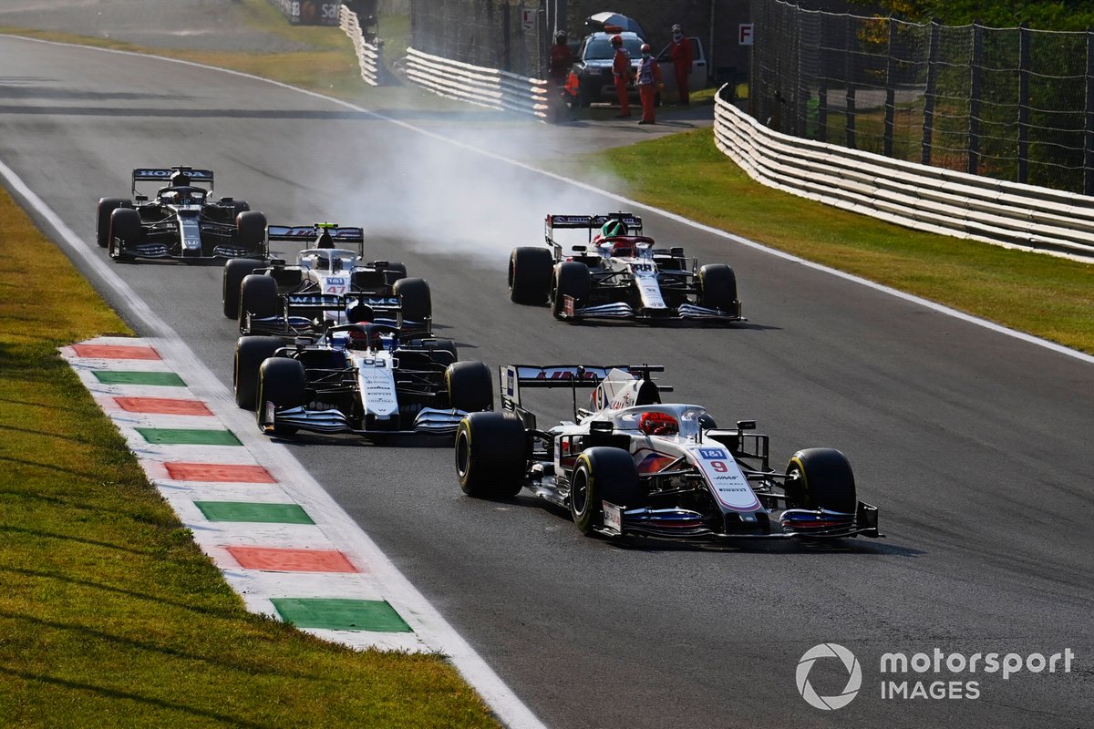 Nikita Mazepin, Haas VF-21, George Russell, Williams FW43B, Mick Schumacher, Haas VF-21, Robert Kubica, Alfa Romeo Racing C41, e Yuki Tsunoda, AlphaTauri AT02