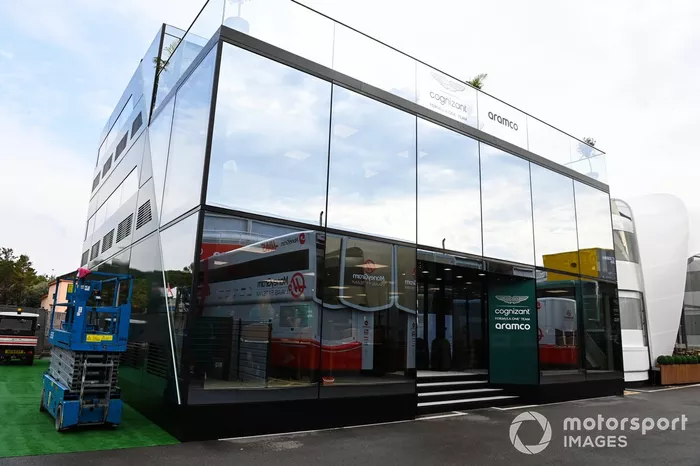 De hospitality van Aston Martin