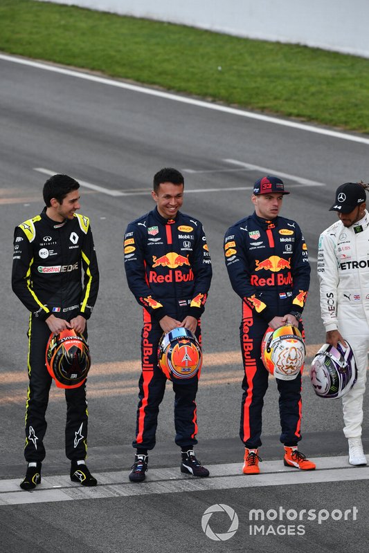 Esteban Ocon, Renault F1, Alexander Albon, Red Bull Racing, Max Verstappen, Red Bull Racing, and Lewis Hamilton, Mercedes-AMG Petronas F1 line up on the grid
