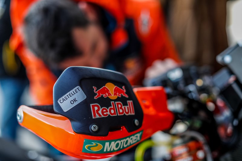 Verificaciones en Paul Ricard antes del embarque del Dakar 2020