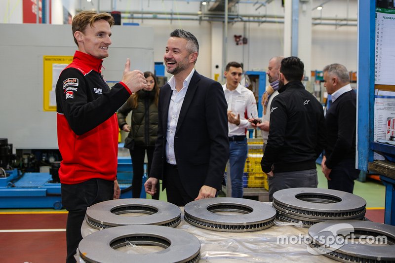 Visita di Chaz Davies agli stabilimenti Brembo