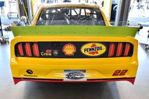  Joey Logano, Team Penske, Ford Mustang Shell Pennzoil