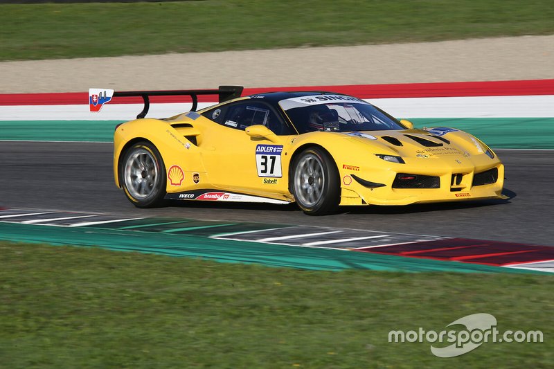#37 Ferrari 488 Challenge, Scuderia Praha: Jan Danis