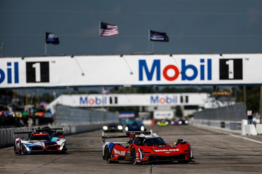 #31 Cadillac Action Express Cadillac V- Series.R: Jack Aitken, Earl Bamber, Frederik Vesti