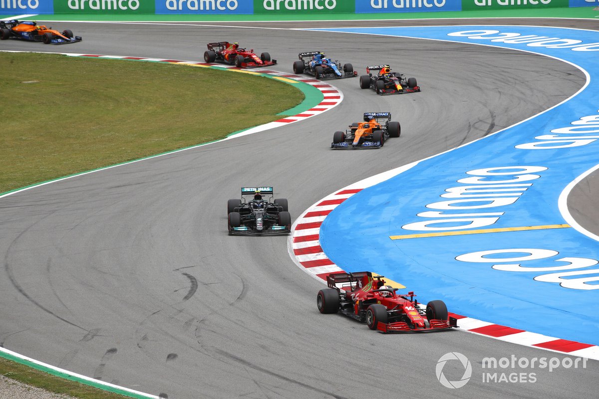 Charles Leclerc, Ferrari SF21, Valtteri Bottas, Mercedes W12, Daniel Ricciardo, McLaren MCL35M, Sergio Perez, Red Bull Racing RB16B, y Esteban Ocon, Alpine A521