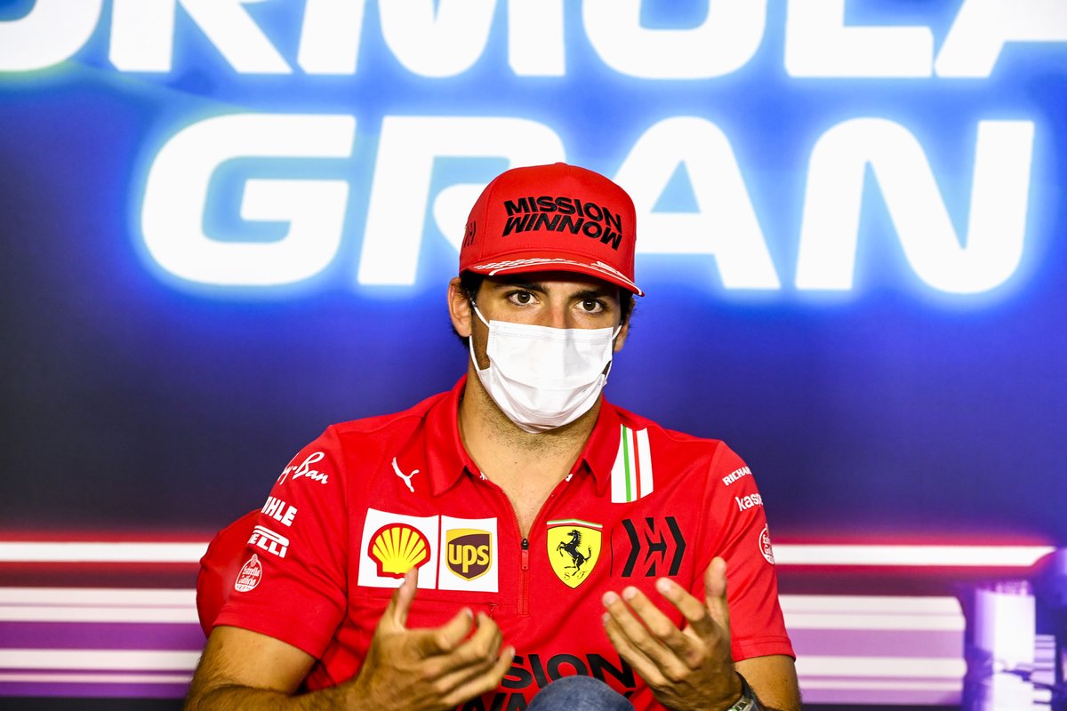 Carlos Sainz Jr., Ferrari en la conferencia de prensa