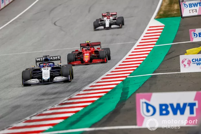 George Russell, Williams FW43B, Carlos Sainz Jr., Ferrari SF21, Kimi Raikkonen, Alfa Romeo Racing C41