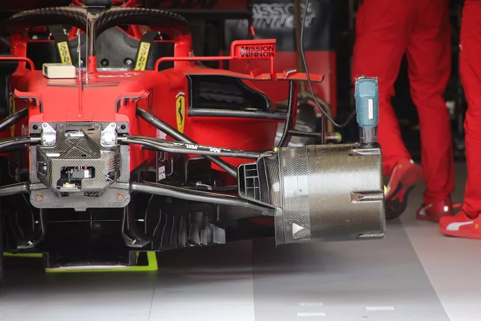 Detalle del freno delantero del Ferrari SF21