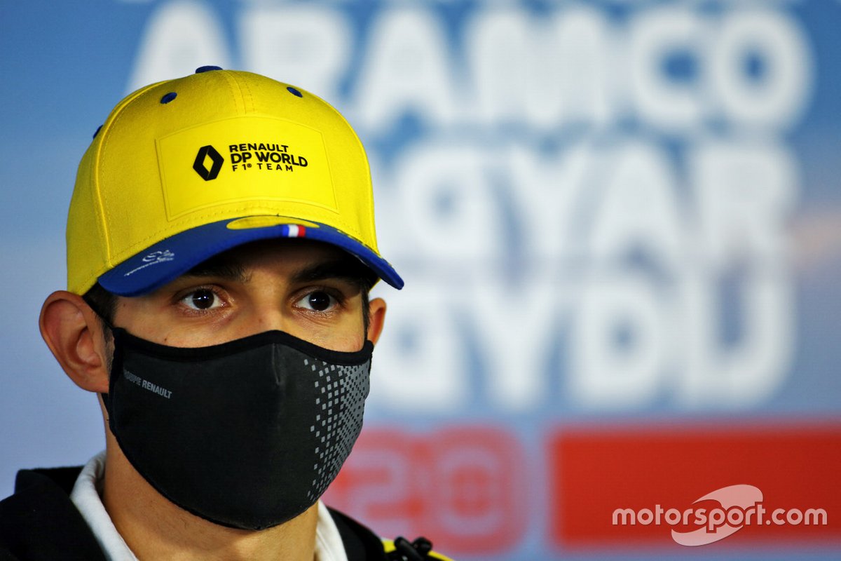 Esteban Ocon, Renault F1 en la conferencia de prensa