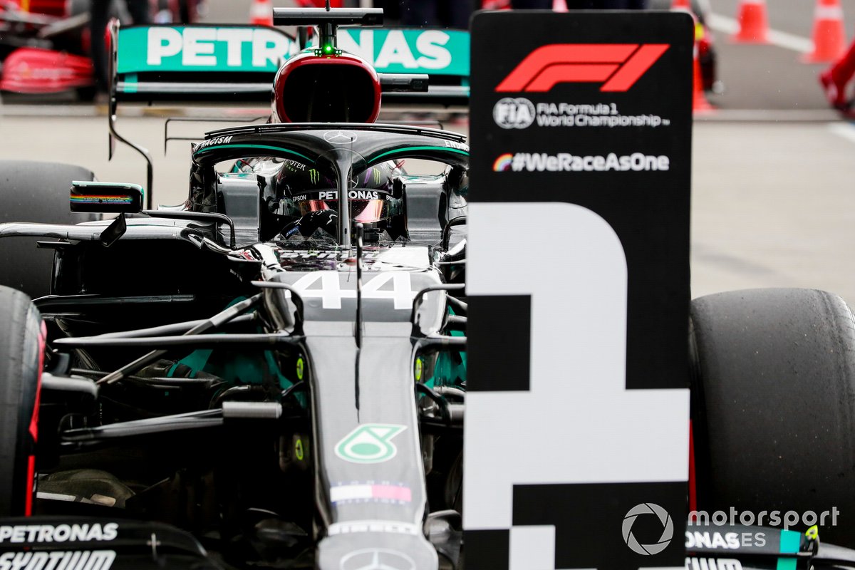 Pero una semana después, en Hungría, repitió logró y redondeó su récord, sumando la 90ª de su trayectoria en F1