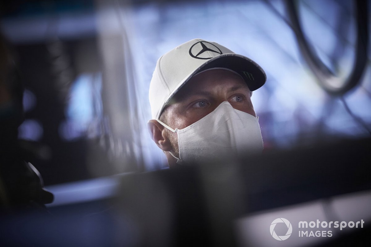 Valtteri Bottas, Mercedes-AMG Petronas F1 nel garage
