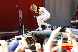 Race winner Lewis Hamilton, Mercedes AMG F1 W08