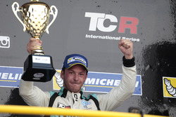 Podium: le troisième Jean-Karl Vernay, Leopard Racing Team WRT, Volkswagen Golf GTi TCR