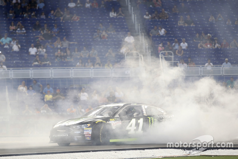 Kurt Busch with his Nascar Ford Fusion
