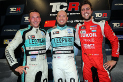 Jean-Karl Vernay, Leopard Racing Team WRT, Volkswagen Golf GTi TCR, Rob Huff, Leopard Racing Team WRT, Volkswagen Golf GTi TCR, Pepe Oriola, Lukoil Craft-Bamboo Racing, SEAT León TCR