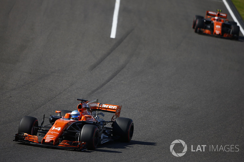 Fernando Alonso, McLaren MCL32, Stoffel Vandoorne, McLaren MCL32