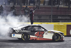 Race winner Alex Bowman, Chip Ganassi Racing Chevrolet
