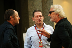 Gerhard Berger con Jos Verstappen y Flavio Briatore
