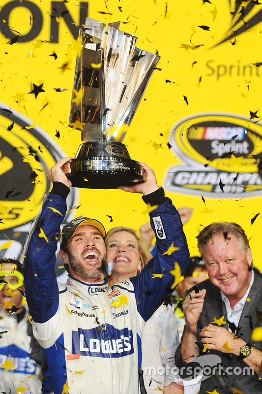 Campeón 2016 y ganador Jimmie Johnson, Hendrick Motorsports Chevrolet