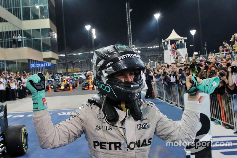 Nico Rosberg, Mercedes AMG F1 festeggia il suo Titolo Mondiale nel parco chiuso