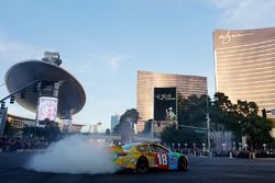 Kyle Busch, Joe Gibbs Racing Toyota in the streets of Las Vegas