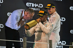 Race winner Lewis Hamilton, Mercedes AMG F1 celebrates on the podium