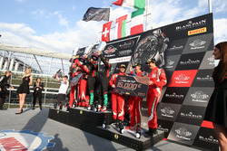 Pro Am Cup: Les vainqueurs #97 Oman Racing Team with TF Sport, Aston Martin V12 GT3: Ahmad Al Harthy, Jonny Adam, les deuxièmes #888 Kessel Racing, Ferrari 488 GT3: Jacques Duyvier, Zanuttini, David Perell, les troisièmes #53 Spirit Of Race, Ferrari 488 GT3: Niek Hommerson, Louis Machiels, Andrea Bertolini(BEL) ANDREA BERTOLINI (ITA) THIRD IN PRO AM CUP