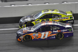 Denny Hamlin, Joe Gibbs Racing Toyota, Paul Menard, Richard Childress Racing Chevrolet