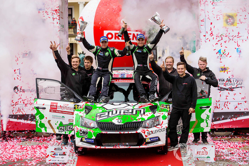 Podio WRC2: Ole Christian Veiby, Stig Rune Skjaermoen, Skoda Fabia R5