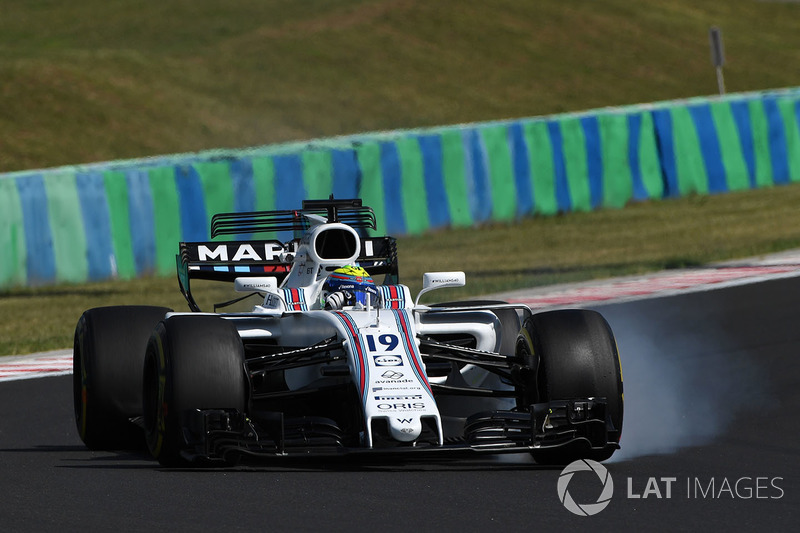 Felipe Massa, Williams FW40 looks up