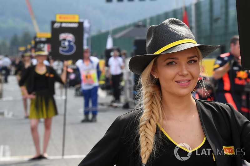 Grid girl