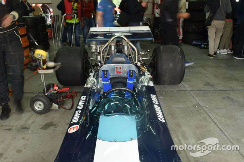Surtees TS9B di Sam Posey