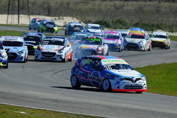 Inicio Fernando Etchegorry, Renault Clio Mío lidera el grupo