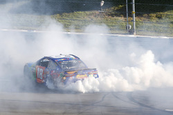 Race winner Kyle Busch, Joe Gibbs Racing Toyota