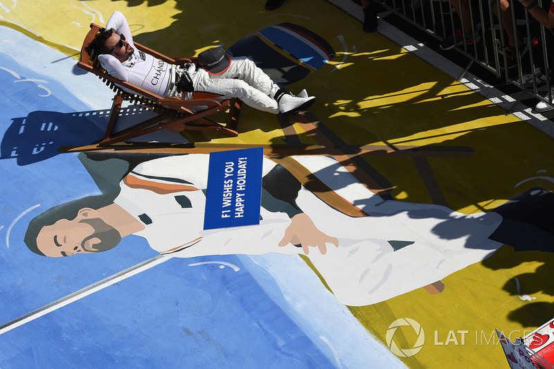 Fernando Alonso, McLaren on a deck chair in parc ferme