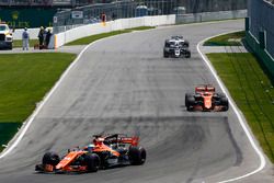 Fernando Alonso, McLaren MCL32, Stoffel Vandoorne, McLaren MCL32