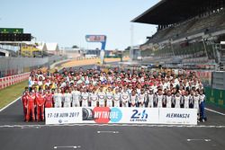 Gruppenfoto: Alle Fahrer für die 24h Le Mans 2017