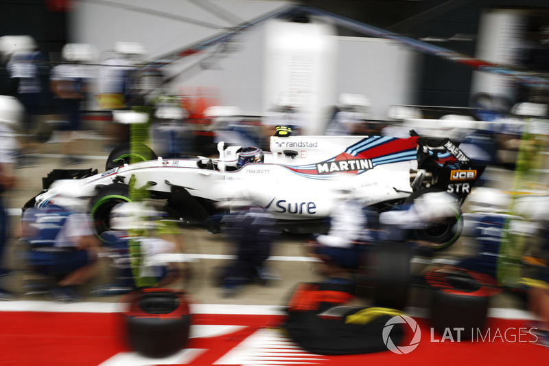 Lance Stroll, Williams FW40, pit stop