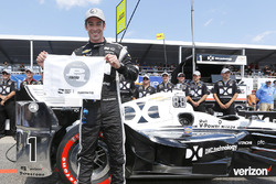 Le poleman Simon Pagenaud, Team Penske Chevrolet