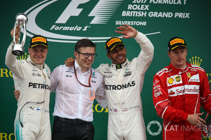 Podium: race winner Lewis Hamilton, Mercedes AMG F1, second place Valtteri Bottas, Mercedes AMG F1, 