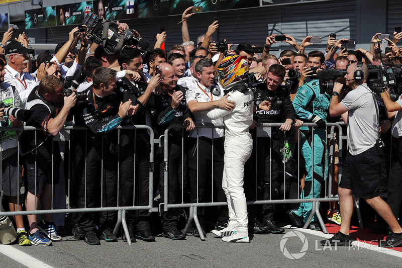 Race winner Lewis Hamilton, Mercedes AMG F1 celebrates in parc ferme